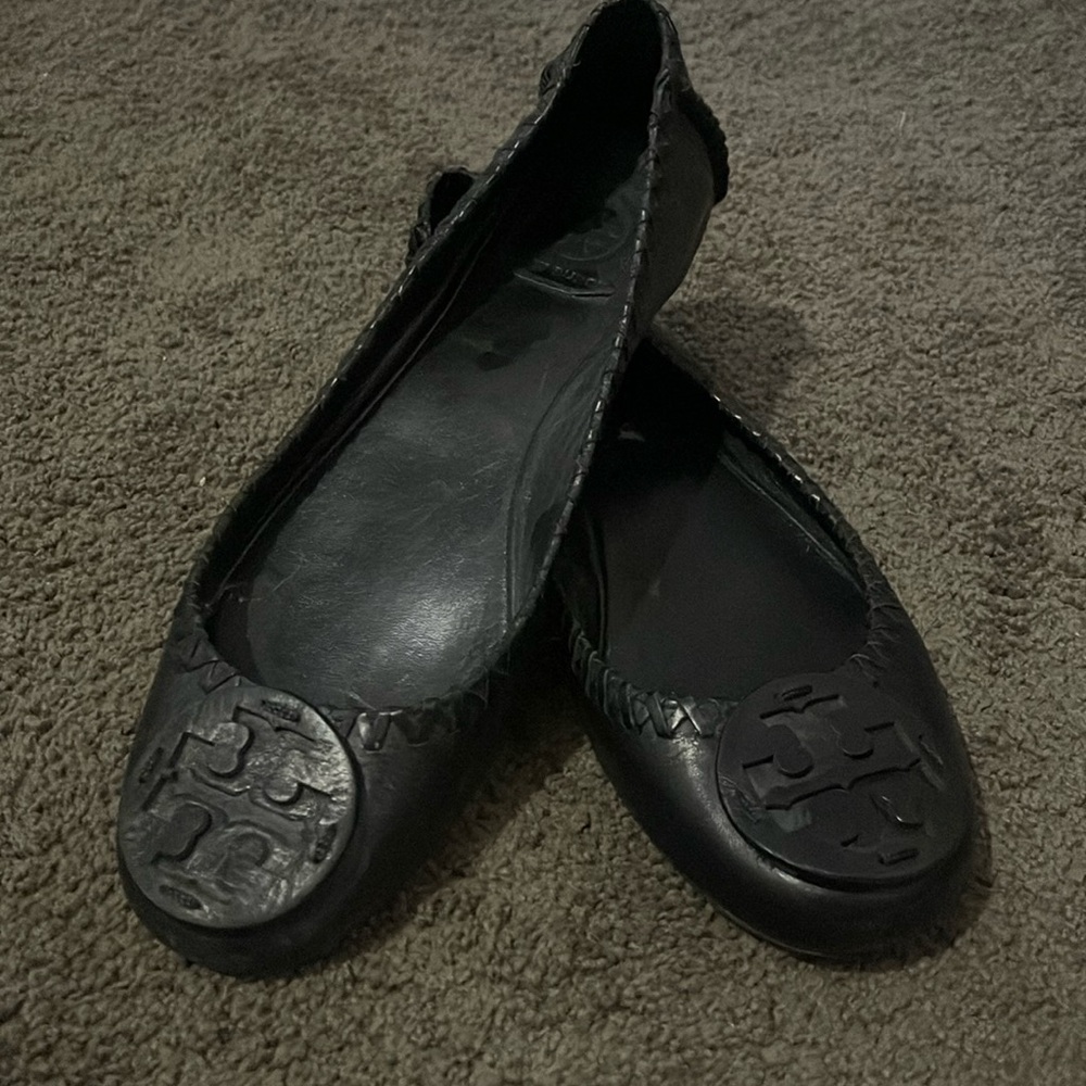 Woman’s Tory Burch shoe Black